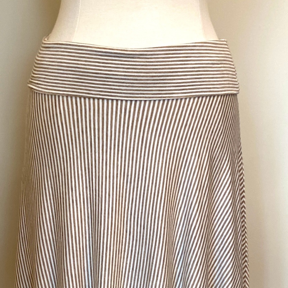 Max Studio Tan Cream Pinstriped SZ S Pull On Weekend Casual Coastal Preppy Skirt - Picture 2 of 9
